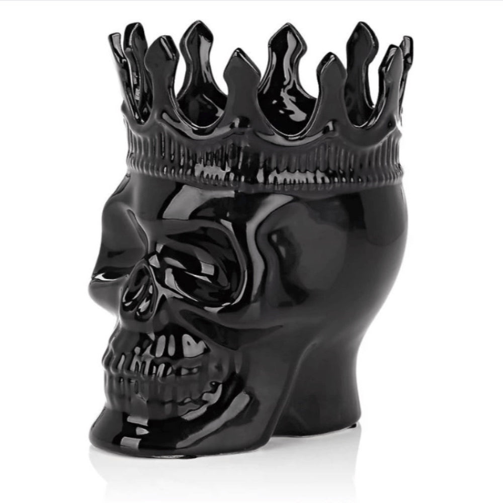 Ceramic-skull-candle-with-single-wick-and-crown