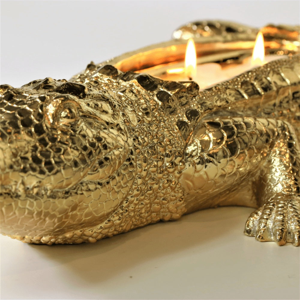 Ceramic-decorative-alligator-candle-with-white-wax-and-2-cotton-wicks